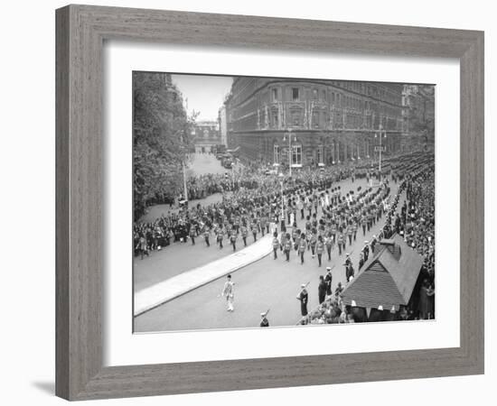 Queen Elizabeth Ii Coronation-Staff-Framed Photographic Print