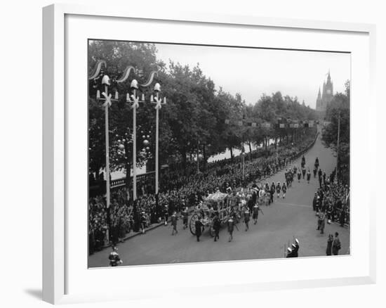 Queen Elizabeth Ii Coronation-Staff-Framed Photographic Print