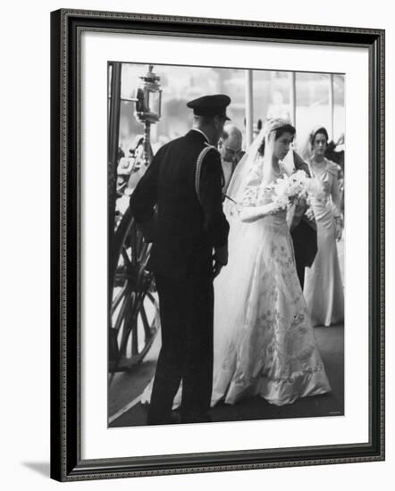 Queen Elizabeth II Marries the Duke of Edinburgh-null-Framed Photographic Print