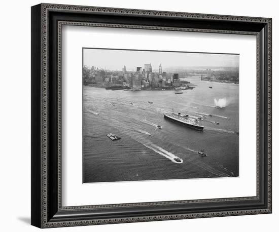 Queen Elizabeth Sailing Through New York Harbor-null-Framed Photographic Print