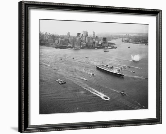 Queen Elizabeth Sailing Through New York Harbor-null-Framed Photographic Print