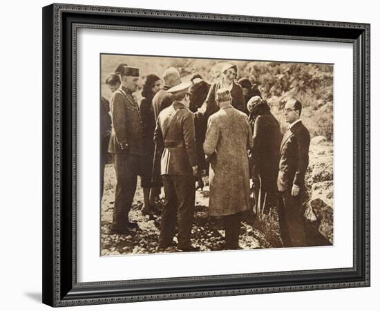 Queen Ena of Spain Going into Exile, April 15, 1931-null-Framed Giclee Print