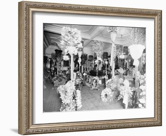 Queen Liliuokalani's coffin in the throne room at Iolani Palace, Honolulu, 1917-null-Framed Photographic Print