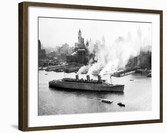 Queen Mary Leaves her New York Berth, c.1940-null-Framed Photographic Print