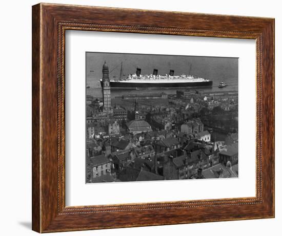 Queen Mary Ship Sailing Past Greenock in 1936-null-Framed Photographic Print