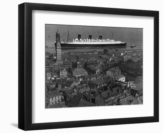 Queen Mary Ship Sailing Past Greenock in 1936-null-Framed Photographic Print