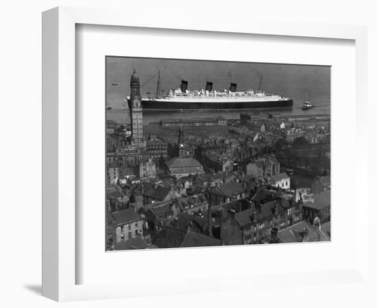 Queen Mary Ship Sailing Past Greenock in 1936-null-Framed Photographic Print