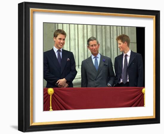 Queen Mother 100th Birthday Celebrations on Buckingham Palace Balcony looking out at crowd, August -null-Framed Photographic Print