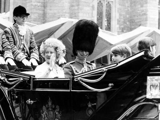 Queen Mother And Prince Charles Prince Edward And Prince Andrew In Carriage At Silver Jubilee 1977 Photographic Print Art Com