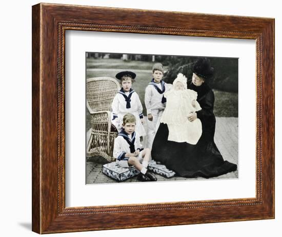 Queen Victoria with her great-granchildren at Osborne House, Isle of Wight, 1900-Unknown-Framed Photographic Print