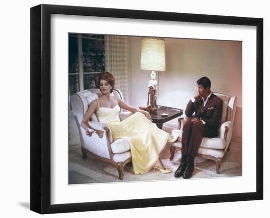 Quelque chose doit craquer SOMETHING'S GOT TO GIVE by GeorgeCukor with Cyd Charisse and Dean Mart 1-null-Framed Photo