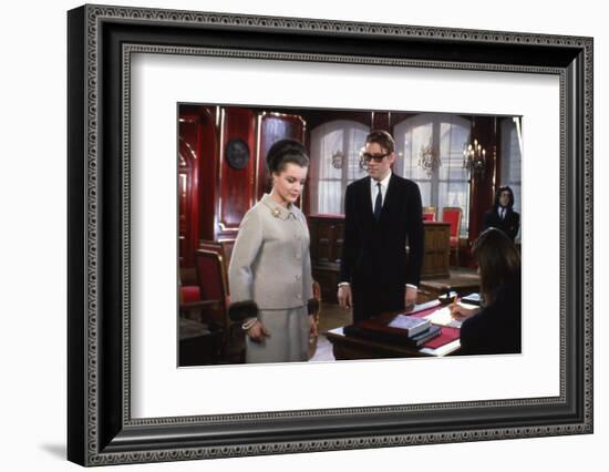 Quoi by neuf Pussycat WHAT'S NEW PUSSYCAT ?de CliveDonner with Romy Schneider and Peter O'Toole, 19-null-Framed Photo