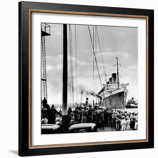 R.M.S. 'Queen Mary' Arriving at Southampton, 1936-null-Framed Photographic Print