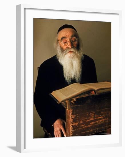 Rabbi Reading the Talmud-Alfred Eisenstaedt-Framed Photographic Print