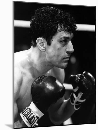 Raging Bull by Martin Scorsese with Robert by Niro, 1980 (b/w photo)-null-Mounted Photo