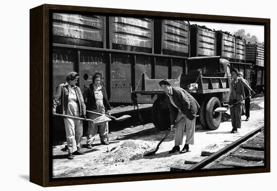 Railroad Women: Shavel Ballast-null-Framed Premier Image Canvas