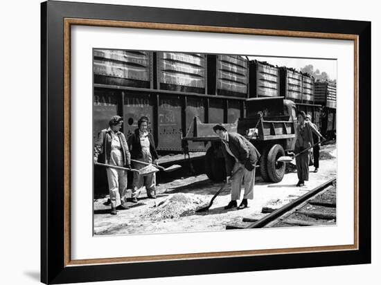 Railroad Women: Shavel Ballast-null-Framed Photographic Print