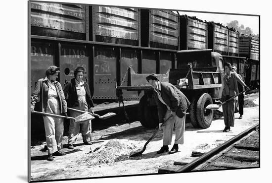 Railroad Women: Shavel Ballast-null-Mounted Photographic Print