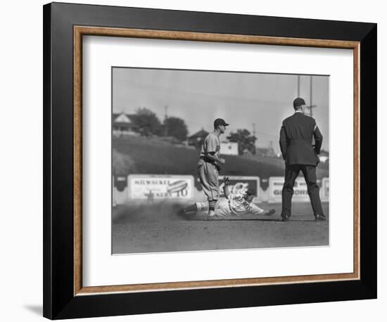 Rainiers Baseball Photograph - Seattle, WA-Lantern Press-Framed Premium Giclee Print