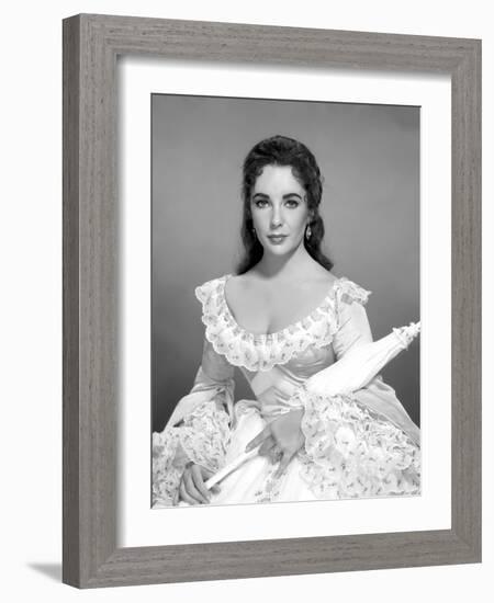 RAINTREE COUNTY, 1957 directed by EDWARD DMYTRYK Elizabeth Taylor (b/w photo)-null-Framed Photo