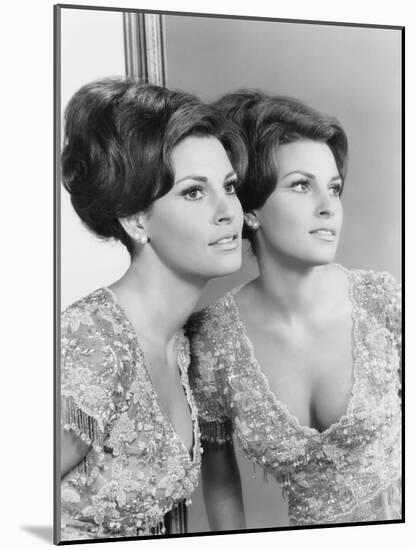 Raquel Welch-null-Mounted Photo