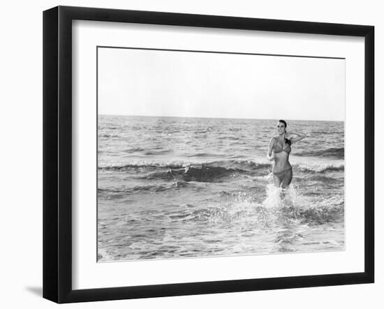 Raquel Welch-null-Framed Photo