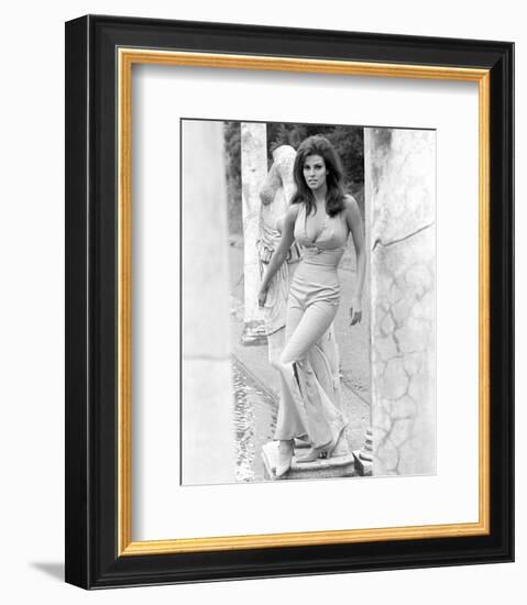 Raquel Welch-null-Framed Photo