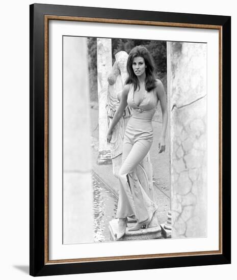 Raquel Welch-null-Framed Photo