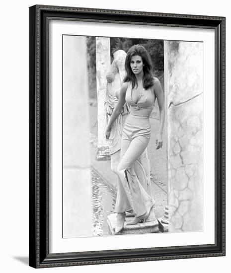 Raquel Welch-null-Framed Photo