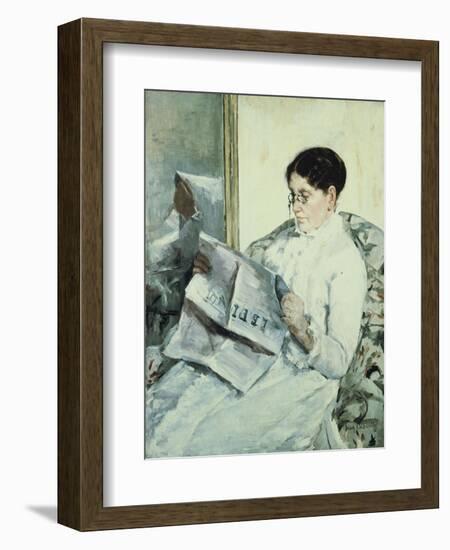 Reading "Le Figaro"-Mary Cassatt-Framed Giclee Print