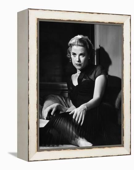 REAR WINDOW, 1954 directed by ALFRED HITCHCOCK Grace Kelly (b/w photo)-null-Framed Stretched Canvas