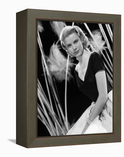 REAR WINDOW, 1954 directed by ALFRED HITCHCOCK Grace Kelly (b/w photo)-null-Framed Stretched Canvas