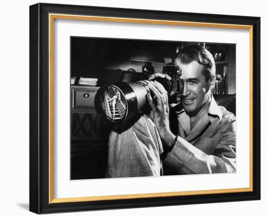 REAR WINDOW, 1954 directed byALFRED HITCHCOCK James Stewart (b/w photo)-null-Framed Photo