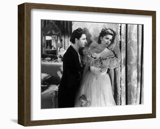 Rebecca d'Alfred Hitchcock with Judith Anderson and Joan Fontaine, 1940 (d'apres Daphne du Maurier)-null-Framed Photo