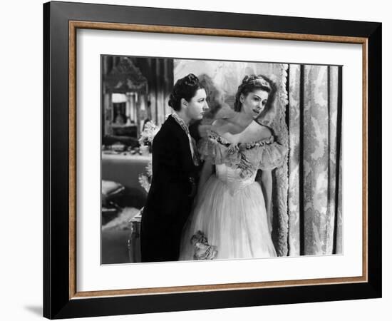 Rebecca d'Alfred Hitchcock with Judith Anderson and Joan Fontaine, 1940 (d'apres Daphne du Maurier)-null-Framed Photo