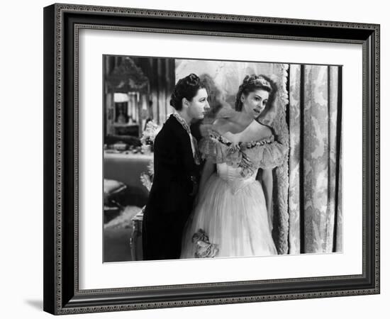 Rebecca d'Alfred Hitchcock with Judith Anderson and Joan Fontaine, 1940 (d'apres Daphne du Maurier)-null-Framed Photo