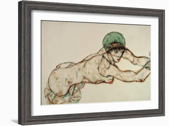 Reclining Female Nude with Green Cap, Leaning to the Right, 1914-Egon Schiele-Framed Giclee Print