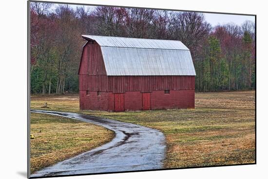 Red Barn-Lori Hutchison-Mounted Photographic Print