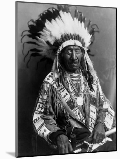 Red Cloud (1822-1909)-null-Mounted Photographic Print