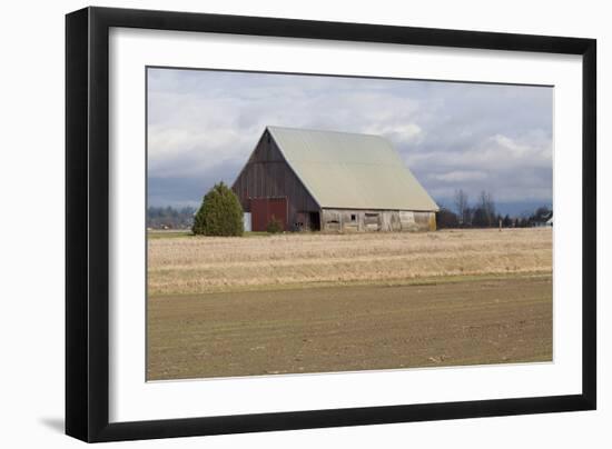 Red Door Barn-Dana Styber-Framed Photographic Print
