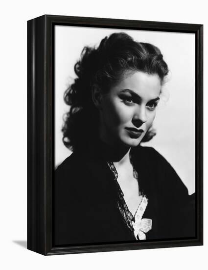 RED RIVER, 1948 directed by HOWARD HAWKS Joanne Dru (b/w photo)-null-Framed Stretched Canvas