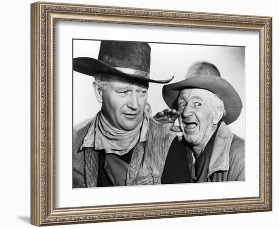 RED RIVER, 1948 directed by HOWARD HAWKS John Wayne and Walter Brennan (b/w photo)-null-Framed Photo