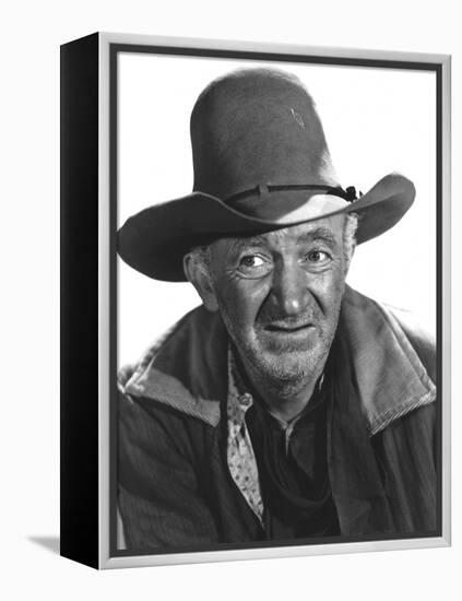 RED RIVER, 1948 directed by HOWARD HAWKS Walter Brennan (b/w photo)-null-Framed Stretched Canvas