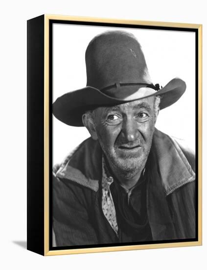 RED RIVER, 1948 directed by HOWARD HAWKS Walter Brennan (b/w photo)-null-Framed Stretched Canvas