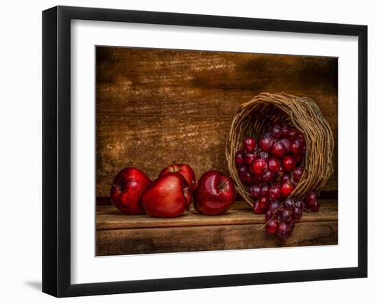 Red-Margareth Perfoncio-Framed Photographic Print