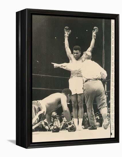 Referee John Lobianco Waves Champion Cassius Clay to a Corner-null-Framed Premier Image Canvas