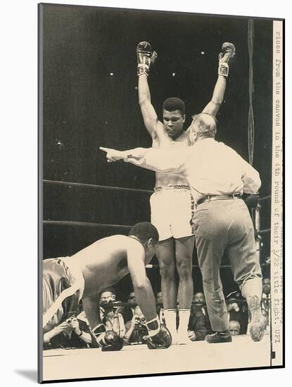 Referee John Lobianco Waves Champion Cassius Clay to a Corner-null-Mounted Photographic Print