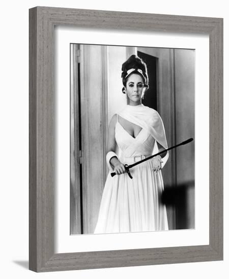 REFLECTIONS IN A GOLDEN EYE, 1967 directed by JOHN HUSTON Elizabeth Taylor (b/w photo)-null-Framed Photo