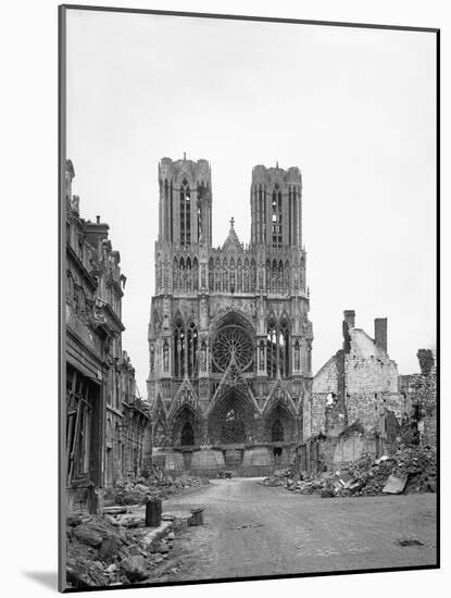 Reims Cathedral after the German Retreat, 1918-Jacques Moreau-Mounted Giclee Print