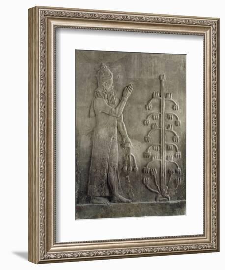 Relief du palais de Sargon II : génie portant un fleur de pavot-null-Framed Giclee Print